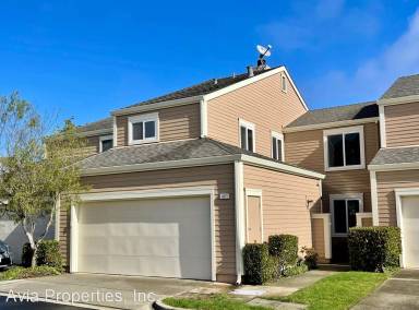 Main picture of 322 Crown Cir