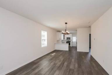 Main picture of 414 Lakewood Ave