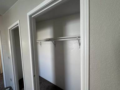 Main picture of 105 Riverside Ave W