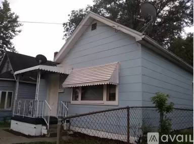 Main picture of 1513 S Livingston St