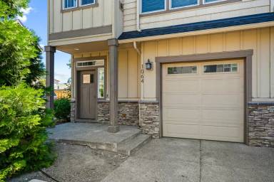 Main picture of 1064 SE Leonel Ln