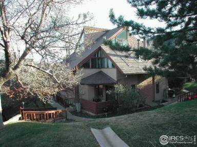 Main picture of 274 Spruce St