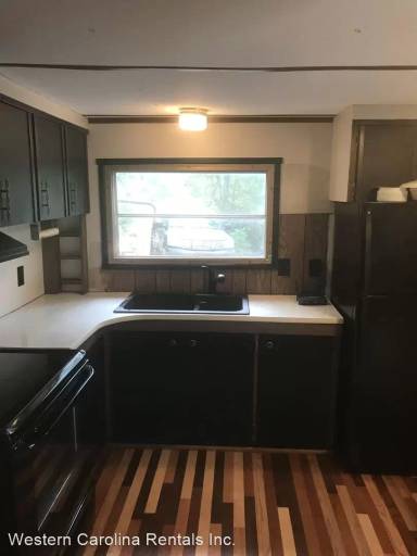 Main picture of 81 Selmar Way