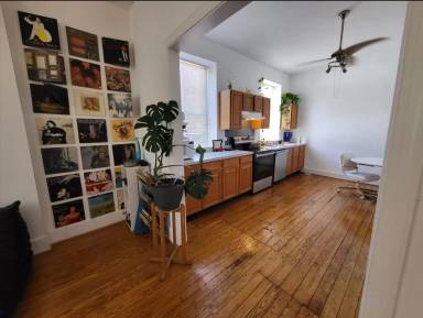 Main picture of 228 W Broad St
