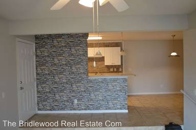 Main picture of 155 N Pearl Lake Cswy