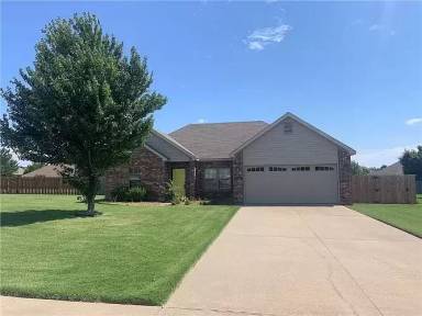 Main picture of 6403 S 50th St