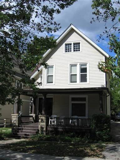 Main picture of 907 E Huron St