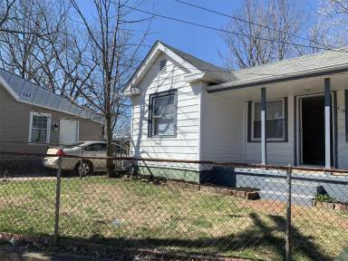 Main picture of 719 N Hamilton St