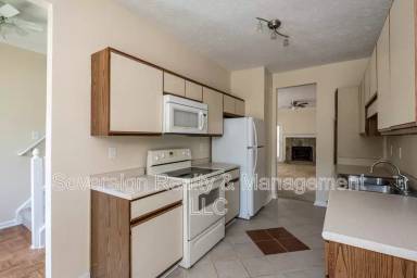 Main picture of 4028 Elm St