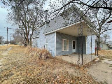 Main picture of 301 N Burr St
