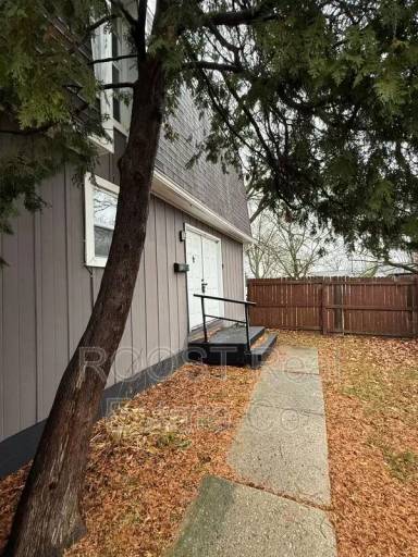 Main picture of 1764 Brookfield Sq N