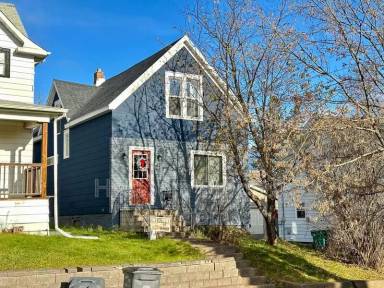 Main picture of 516 N 16th Ave E