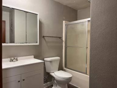 Main picture of 114 W Main St