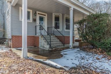 Main picture of 311 W Green St