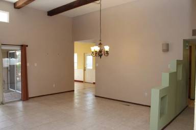 Main picture of 2750 La Silla Dorada