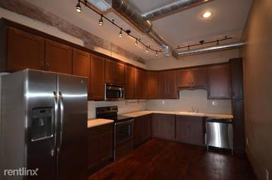Main picture of 728 1/2 Shawnee St