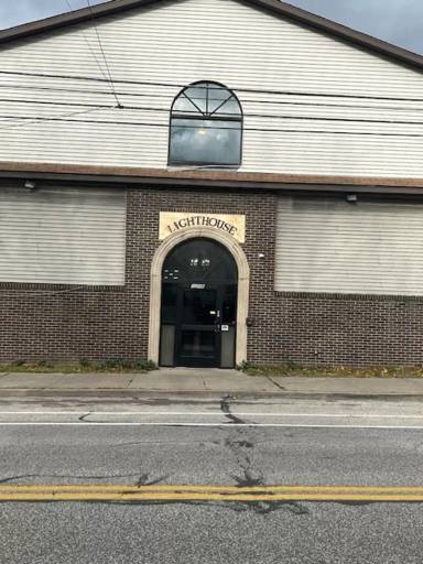 Main picture of 1206 E Lake Rd
