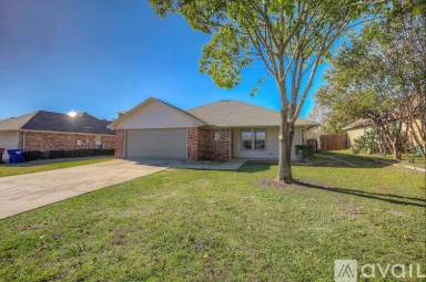 Main picture of 311 College St