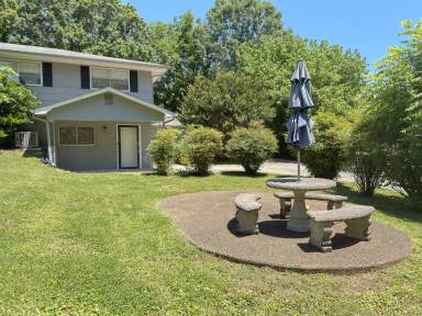 Main picture of 409 Longview Dr