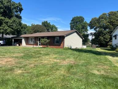 Main picture of 416 Meadowbrook Dr