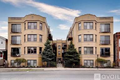 Main picture of 3008 W Addison St