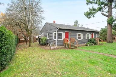 Main picture of 9848 N Willamette Blvd