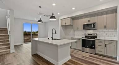 Main picture of 572 Yale Way