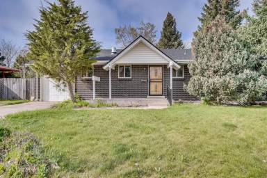 Main picture of 7711 S Kit Carson Dr