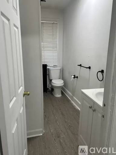 Main picture of 4972 Baynton St