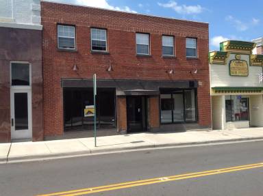 Main picture of 105 W Lee Ave