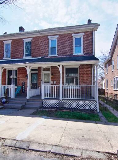 Main picture of 48 W 5th St