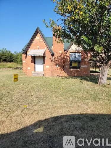 Main picture of 422 S Minter Ave