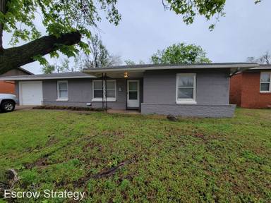 Main picture of 836 General Senter Dr