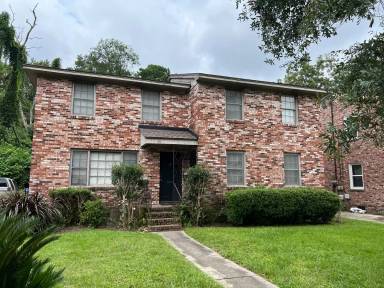 Main picture of 21 Marlow Dr