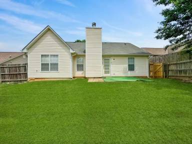 Main picture of 10623 Pine Forest Ln