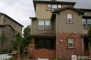 Main picture of 233 El Paseo Cir