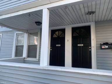 Main picture of 1 Lawrence Pl