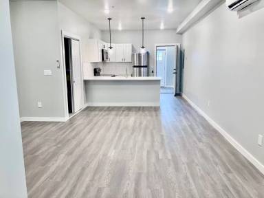 Main picture of 5813 Cedar Ave