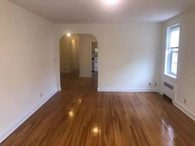 Main picture of 2710 Valentine Ave