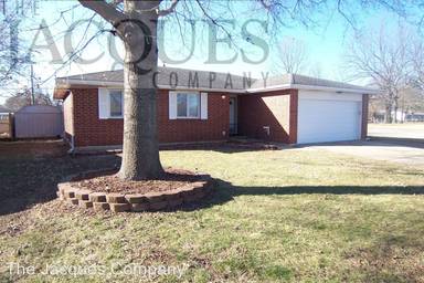 Main picture of 1405 S Saint Marys Ave