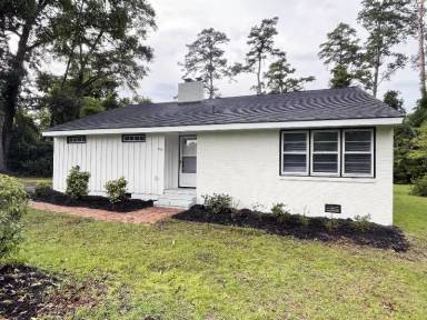 Main picture of 657 Wildwood Rd