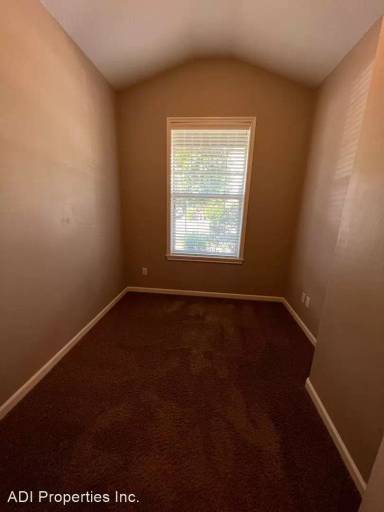 Main picture of 16942 NW Lynch Ln