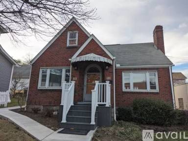 Main picture of 5 Chesapeake St