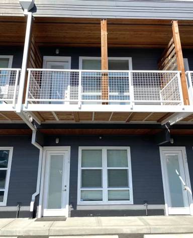 Main picture of 2713 E Evergreen Blvd