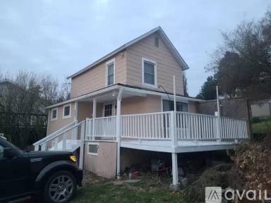 Main picture of 120 Martin St