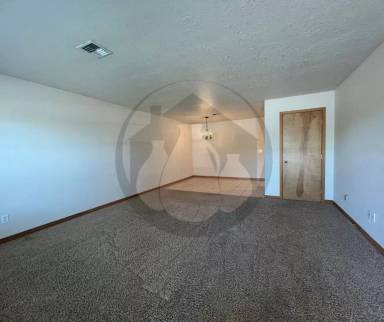 Main picture of 840-844 Shaff Rd