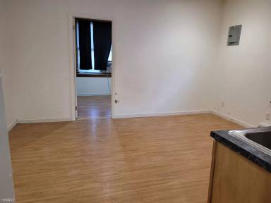 Main picture of 79 Bay 37th St