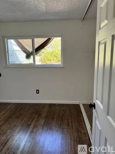 Main picture of 1012 N Hickory Ave