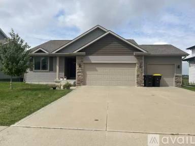 Main picture of 570 NE Badger Ln