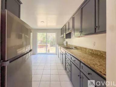 Main picture of Fox Hill Townhomes